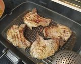 Foto del paso 1 de la receta: Chuletas de Cerdo a la Plancha al Eastwood