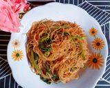 Foto langkah ke 5 dari resep Bihun Kangkung Pedas.
