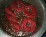 A picture of step 5 of Fried red velvet donuts.