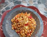 Foto langkah ke 5 dari resep Sambal Tempe Bawang Putih.