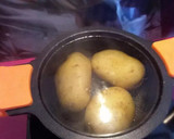 Foto del paso 1 de la receta: Canapés de pulpo y puré de patata