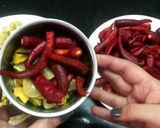 A picture of step 1 of Instant lemon red chilli chutney.