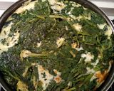 Foto del passaggio 9 della ricetta Frittata di borragine e giri con decorazioni pomodorini e Philad