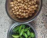 A picture of step 1 of Kadale Manoli Sukka.