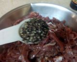 A picture of step 6 of Dry beef chilli.