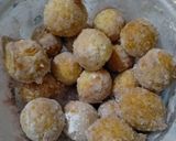 Foto langkah ke 4 dari resep Donat sederhana.