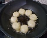 A picture of step 3 of Dahi Vada.
