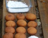 A picture of step 5 of Polish donuts! (Pączki).
