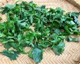 Hình bước làm 1 của món Lá Cần Tây Sấy Khô
