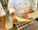 Foto del paso 6 de la receta: Bombones de chocolate rellenos mazapán