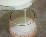 Foto langkah ke 4 dari resep Korean Strawberry Coconut Milk.
