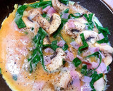 Foto del paso 3 de la receta: Omelette de champignones, jamón y acelga