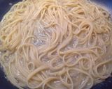 Foto del passaggio 7 della ricetta Linguine mantecate con cipollotto e acciuga, con filetto di pesce persico su crema di cavolfiore