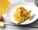Klasszikus spagetti carbonara recept fázis 6 fotója