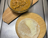 Foto del paso 5 de la receta: *QUESADILLAS DE TORTILLA DE HARINA CON CHICHARRÓN Y SALSA GUERA*