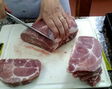 Foto del paso 2 de la receta: Bifes de bondiola (estilo escalopes)