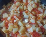 Foto del paso 4 de la receta: Papas con jitomate y cebolla (guiso) económico 🇲🇽🍅🧅