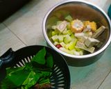 Foto langkah ke 1 dari resep Sayur Goreng Asem khas Betawi.