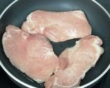 Foto del paso 2 de la receta: Lomo en salsa de ciruelas y uvas