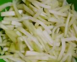 Foto langkah ke 1 dari resep Tumis labu siam pedas manis.