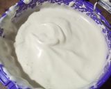 Foto langkah ke 2 dari resep Bolu Kukus Margarine Kocok.