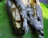 A picture of step 1 of Dried Cheese-Stuffed Chiles Rellenos.