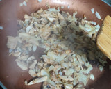 Foto del paso 2 de la receta: Pollo con champiñones y salsa de soja