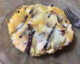 Foto del paso 3 de la receta: Mini tortilla con pencas de remolacha y queso