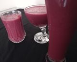 A picture of step 4 of Zobo smoothie.