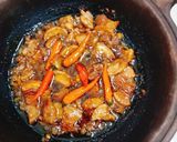 A picture of step 4 of Brown Rice with Caramelized Pork Sauce (Kho Quet).