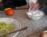 Foto del paso 3 de la receta: Vaso con Espuma de Aguacate, Atún y Tomate (Navidad)