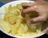 Foto langkah ke 5 dari resep Perkedel Kentang Khas Minang.