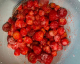Фото кроку 6 до Галета з полуницею 🍓 (з кисломолочного сиру).