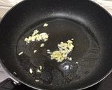 รูปขั้นตอนการทำที่ 3 ของ ปลาหมึกแห้งผัดไข่