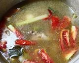 Foto langkah ke 4 dari resep Sup Ayam Tomat.