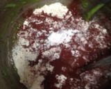 Foto langkah ke 3 dari resep Bolu Pandan Coklat Kukus No Mixer.