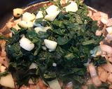 Foto del paso 7 de la receta: Acelgas silvestres con garbanzos y jamón 👩‍🌾
