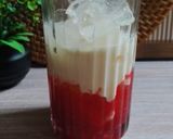 Foto langkah ke 3 dari resep Strawberry Creamy Matcha.
