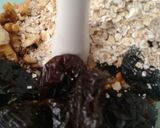 Foto del paso 2 de la receta Bolitas RAW de nueces, ciruelas y semillas de cáñamo con toque de agua de mar