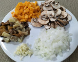 Foto del paso 1 de la receta: Arroz al horno con setas y calabaza
