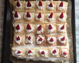 1926. Házilag készített krémes eperrel 😋 recept fázis 7 fotója