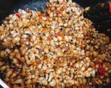 A picture of step 5 of Kiddies meal.. yam/beans with shredded smoked titus fish veg.