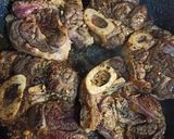 Foto del paso 2 de la receta: Estofado de osobuco en olla a presión