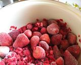 Gyümölcsleves főzès nélkül tej-cukor-glutèn mentes🍓....🤗 recept fázis 1 fotója