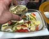 Foto del paso 4 de la receta Paletilla de cabrito al horno al vino blanco verduras y patata