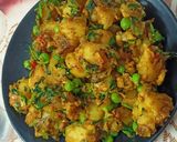 A picture of step 7 of Aloo methi matar ki sabzi.