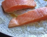 Foto del paso 1 de la receta: Salmón y bechamel con espagueti