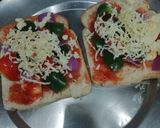 A picture of step 4 of Bread Pizza.