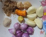 Foto langkah ke 1 dari resep Udang Bumbu Kuning Kering.