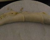A picture of step 3 of Rose shaped veg momos.